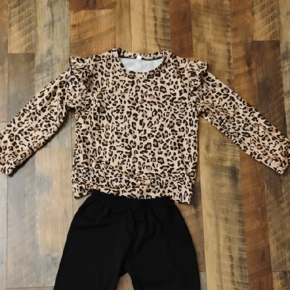 Girls Size 7 Animal Print Outfit! - Picture 2 of 5